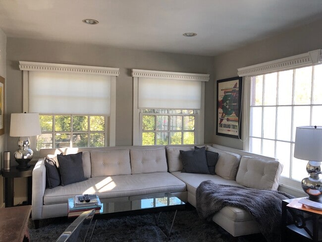 Building Photo - 1316 N Occidental Blvd