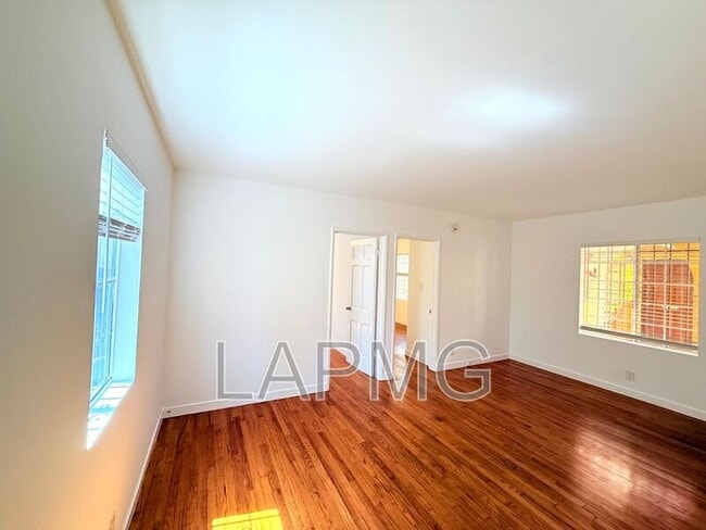 Photo - 637 Rose Ave