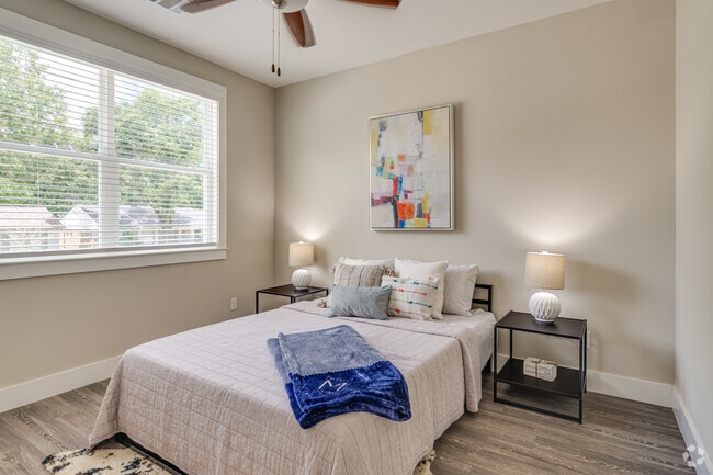2BR, 2BA - 960SF