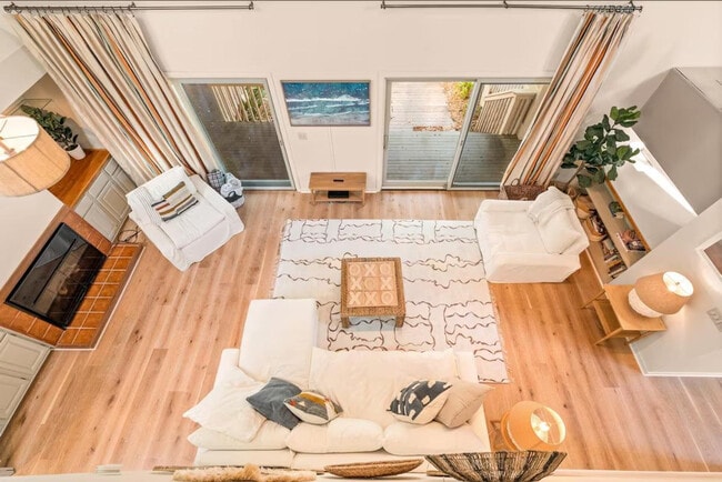 Photo - 2415 The Haul Over Unidad ID1353799P