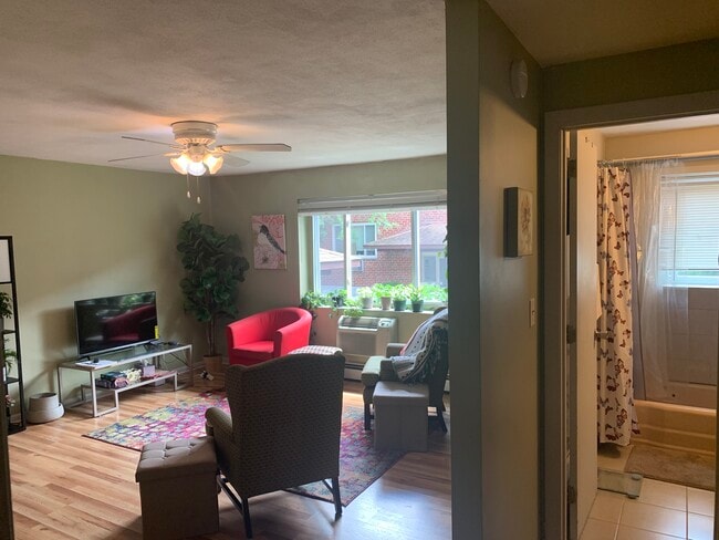 Building Photo - 26 Bryon Rd Unit #1