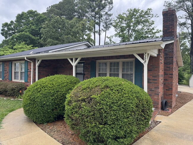 Building Photo - 730 Bradley Dr Unit Duplex APT B