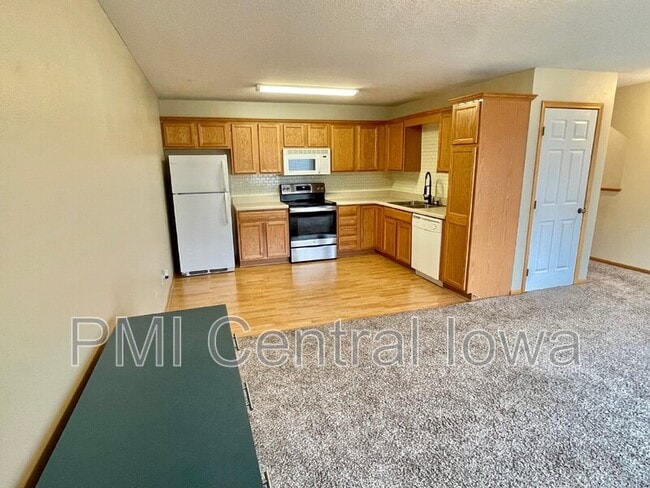 Photo - 1262 SE Village View Ln