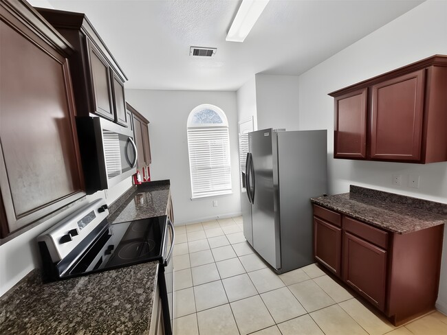 Photo - 5127 Oak Briar Ln