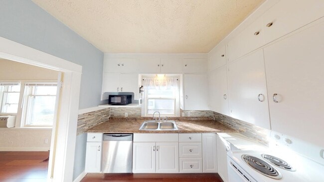 Photo - 4811 SE Haig St