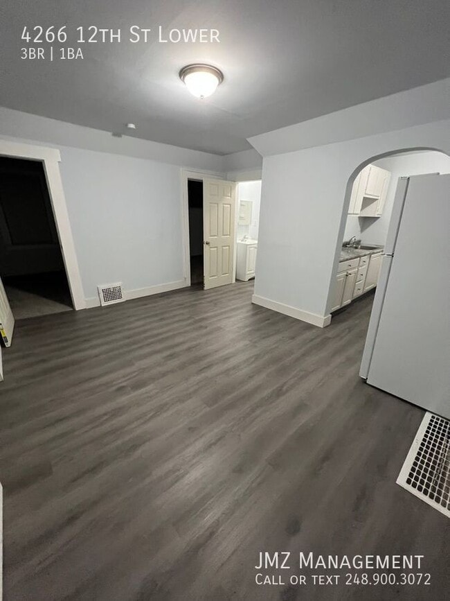 Photo - 4266 12th St