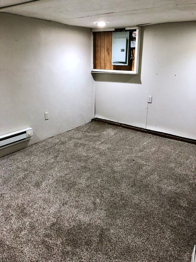 Photo - *** Spacious Oakland Apartment * Pet Friendly * Walk to Pitt & CMU * Close to Everything * Renova... Unidad 1