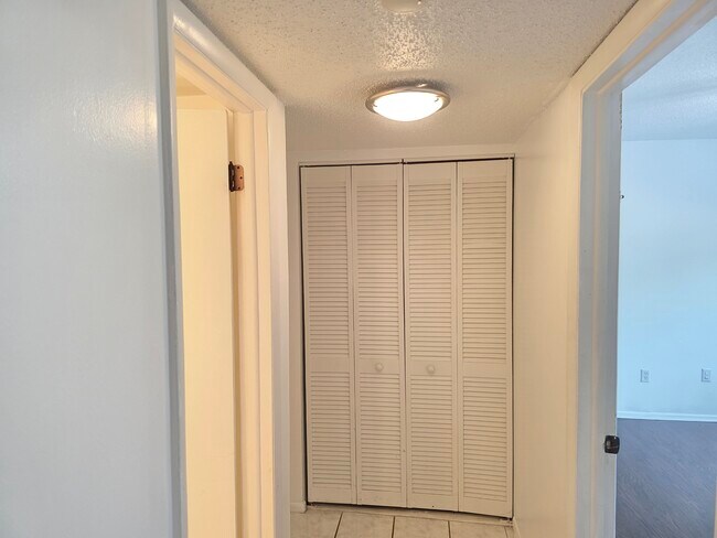 Photo - 605 N Keene Rd