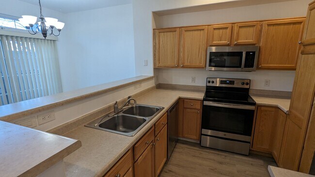 Photo - NICE 3 BDRM, 3 BATH, 2-CAR GARAGE + CLUBHO...
