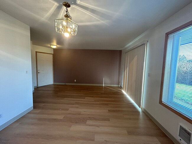 Photo - 4234 Wintergreen Cir
