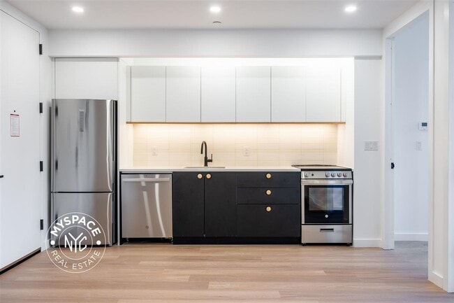 Photo - 654 Madison St Apartment Unit 4E
