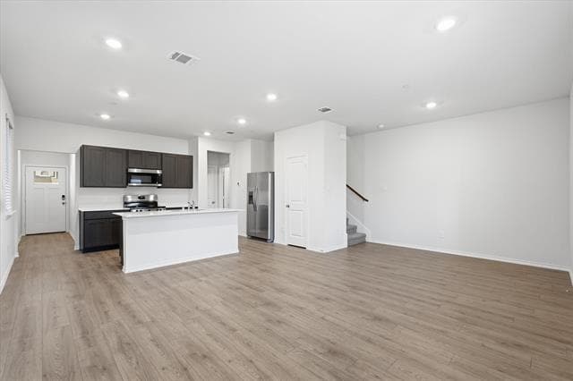 Building Photo - 215 Arbor Dr