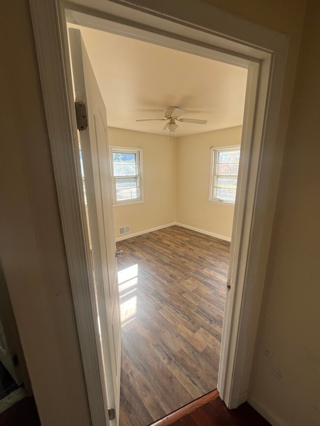 Building Photo - 5800 Roanoke Ave