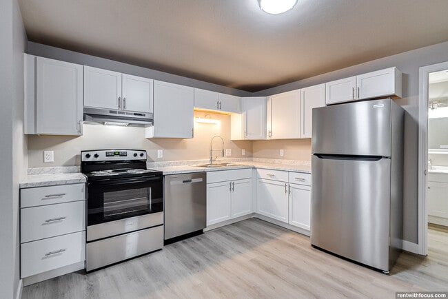 Building Photo - Meadow View East