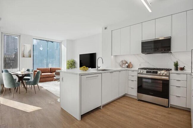 Building Photo - 1 bedroom in LONG ISLAND CITY NY 11101 Unit 1010