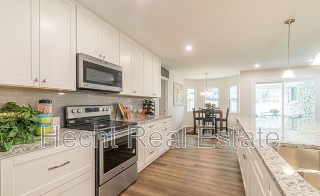 Photo - 157 Persia Dr