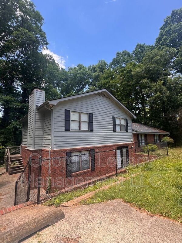 Building Photo - 1122 Sweetwater Cir
