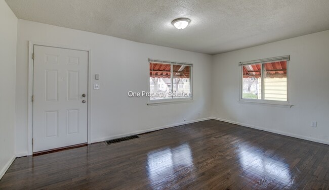 Photo - 336 W Wilson St