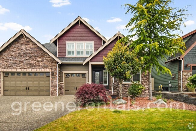 Building Photo - Luxurious 4BD 3.5BA Home in Campus Highlands