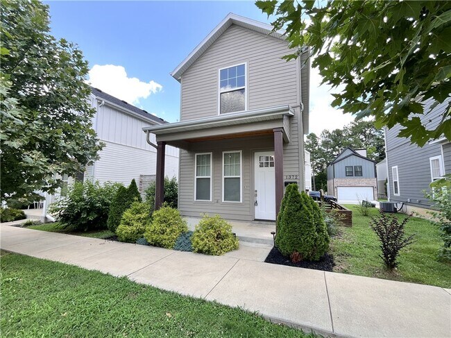 Photo - 1372 S Duncan Ave