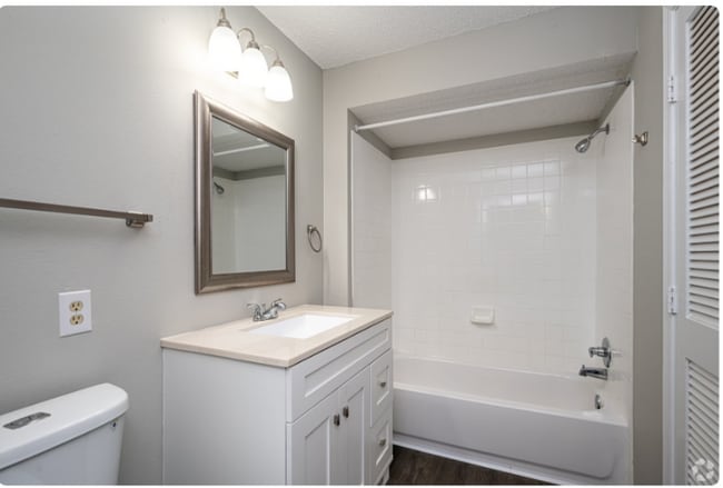 2121 Lobdell Blvd Unit J56
