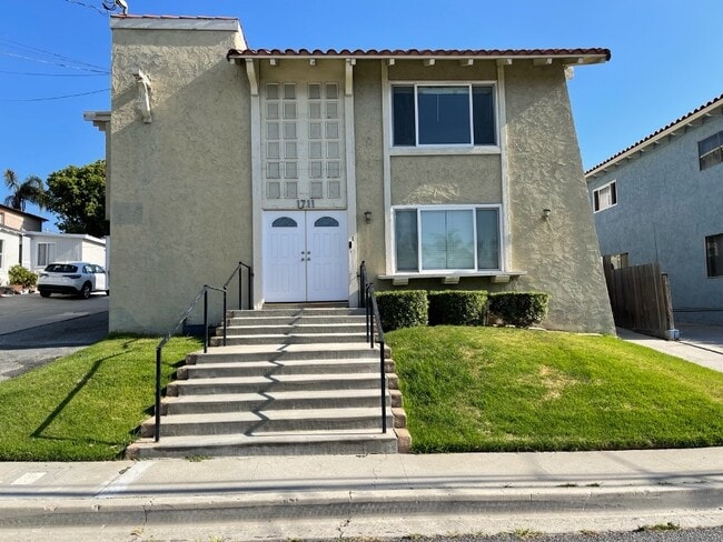 Building Photo - 1711 Huntington Ln Unit 2 Rental