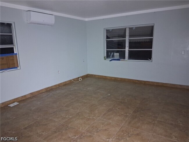 Photo - 1260 Joerin Ave