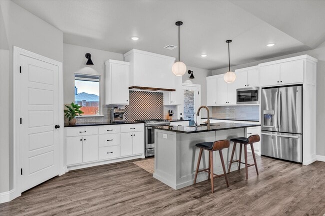 Photo - 6803 52nd St