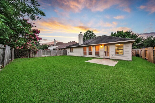 Photo - 17210 Red River Trail