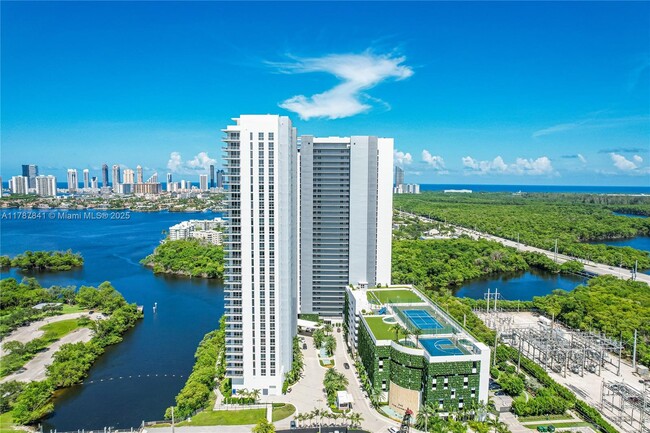 Building Photo - 16385 Biscayne Blvd Unit 1404 Rental