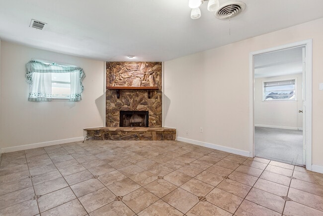 Photo - 4704 Lake Louise Ave