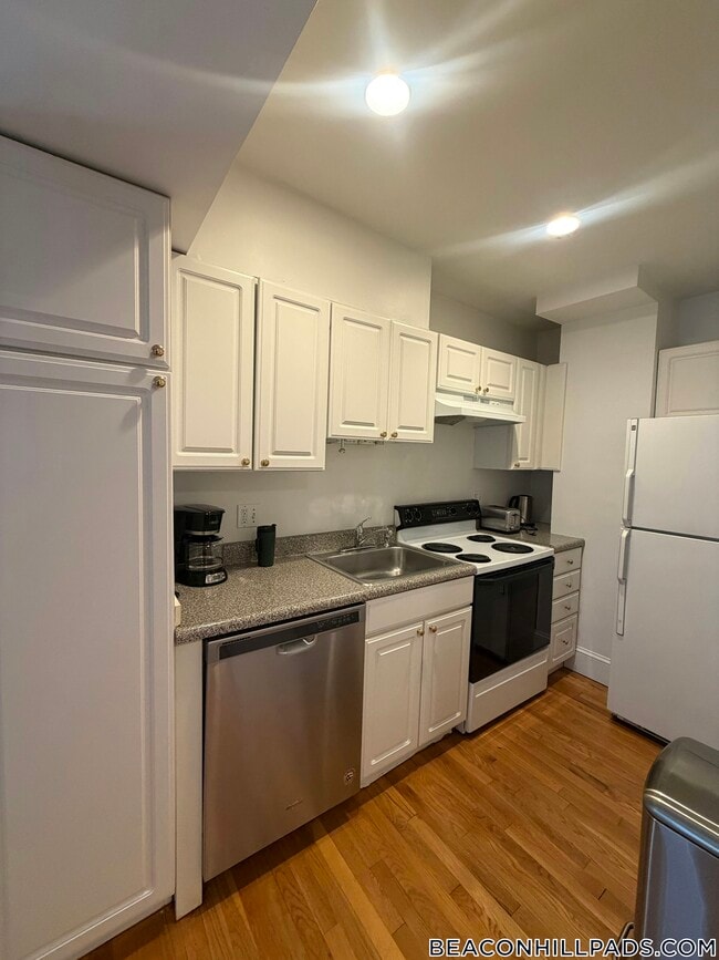 Photo - 14 Derne St Unit 1