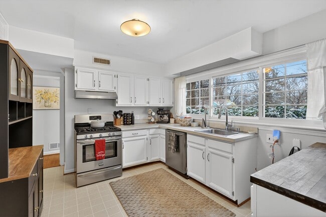 Photo - 2802 Dawson Ave