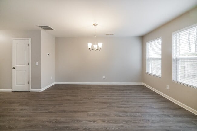 Photo - 42 Everette Cir