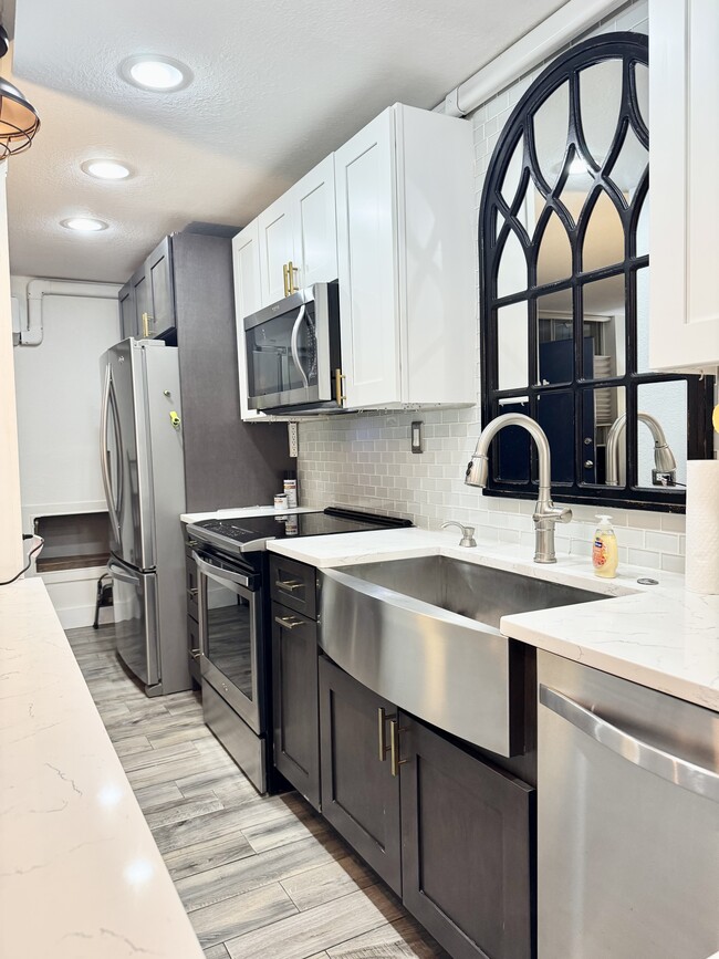 Photo - 1301 S Howard Ave Unit B-19