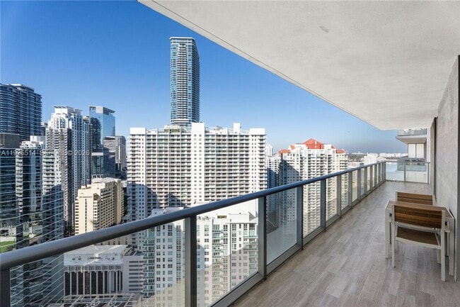 Building Photo - 1300 Brickell Bay Dr Unit 3500