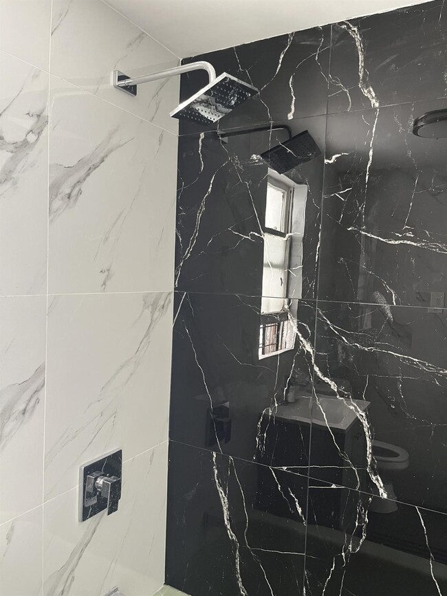 Photo - 1911 Matthews Ave