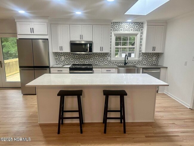 Photo - 611 E L Ives Dr