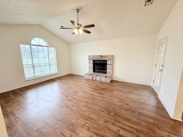 Photo - 570 Terry Ave