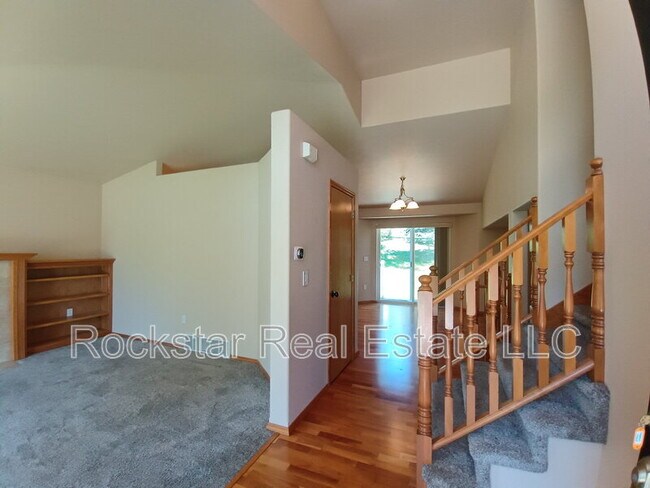 Photo - 6720 S Moran View St