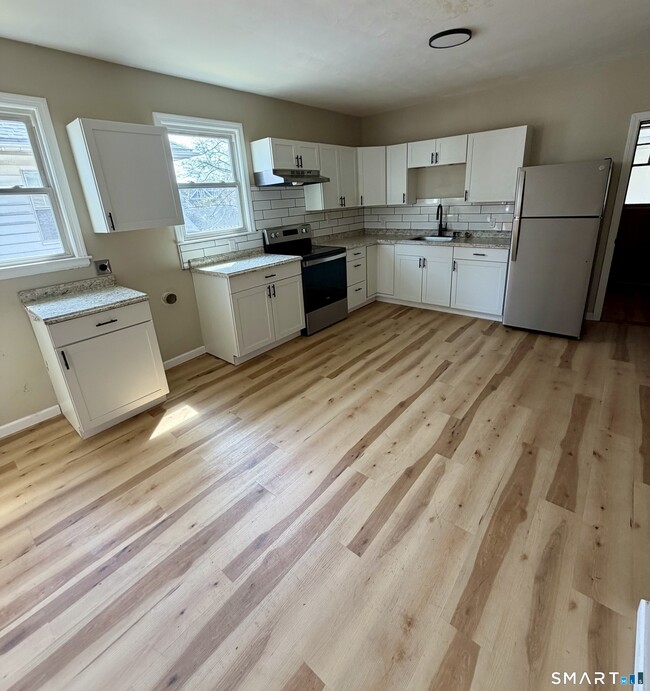 Photo - 85 Maplewood Ave Unit 2nd Floor