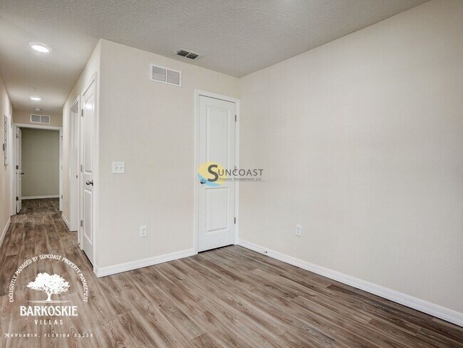 Photo - 11486 Oakfield Ct