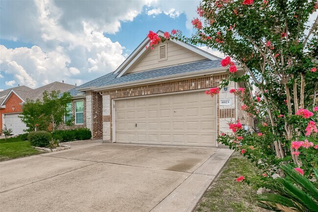 Photo - 8923 Willow Wind Ln