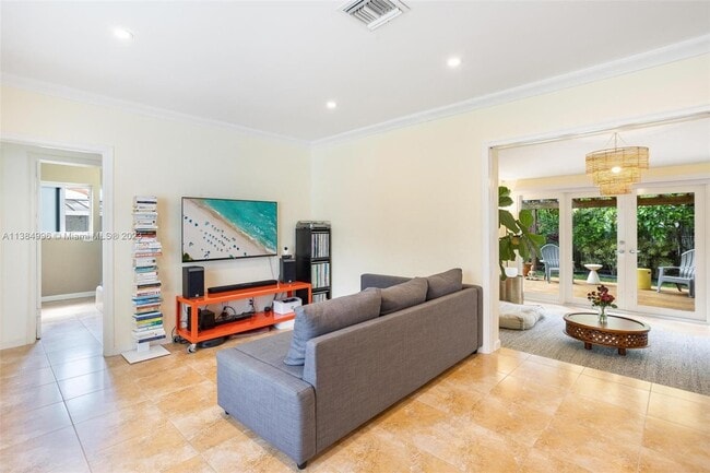 Photo - 770 NE 82nd Ter