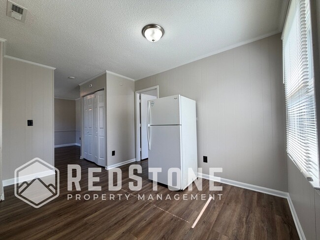 Photo - 327 E Parker St