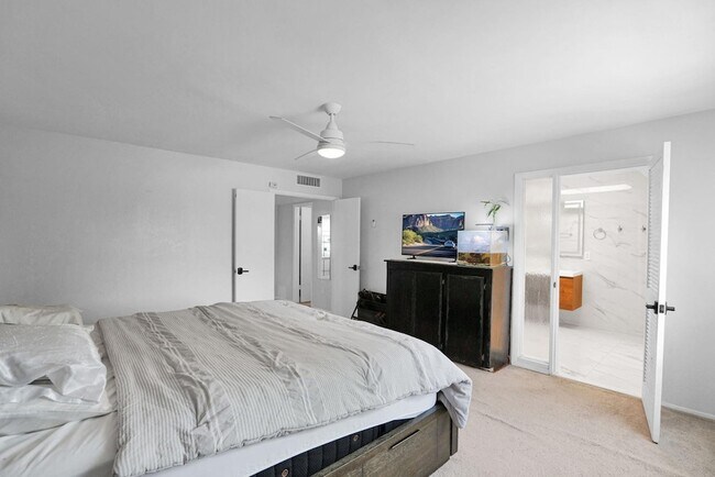 Photo - 2420 W Mandalay Ln