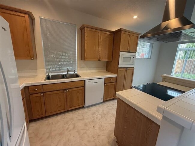 Photo - 1176 SE Tamora Ave