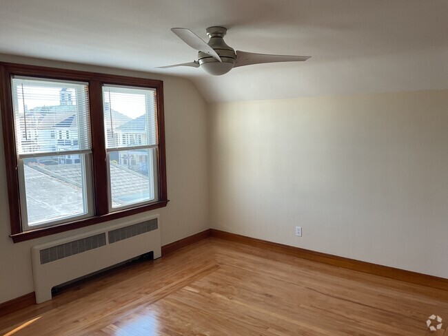 Building Photo - 371 Grand Ave Rental