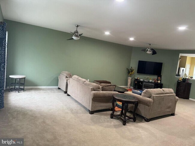 Photo - 406 Jacobsen Drive