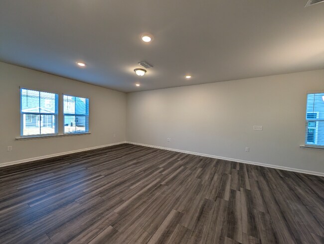 Photo - 525 Prestonfield Wy